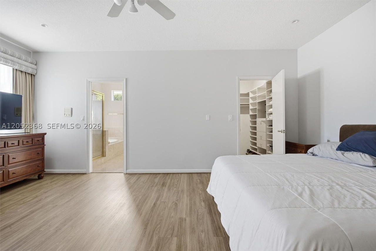 Real estate property located at 3722 208th Ter, Miami-dade, Island Way, Aventura, FL