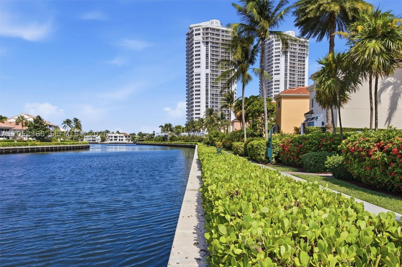 Real estate property located at 3722 208th Ter, Miami-dade, Island Way, Aventura, FL