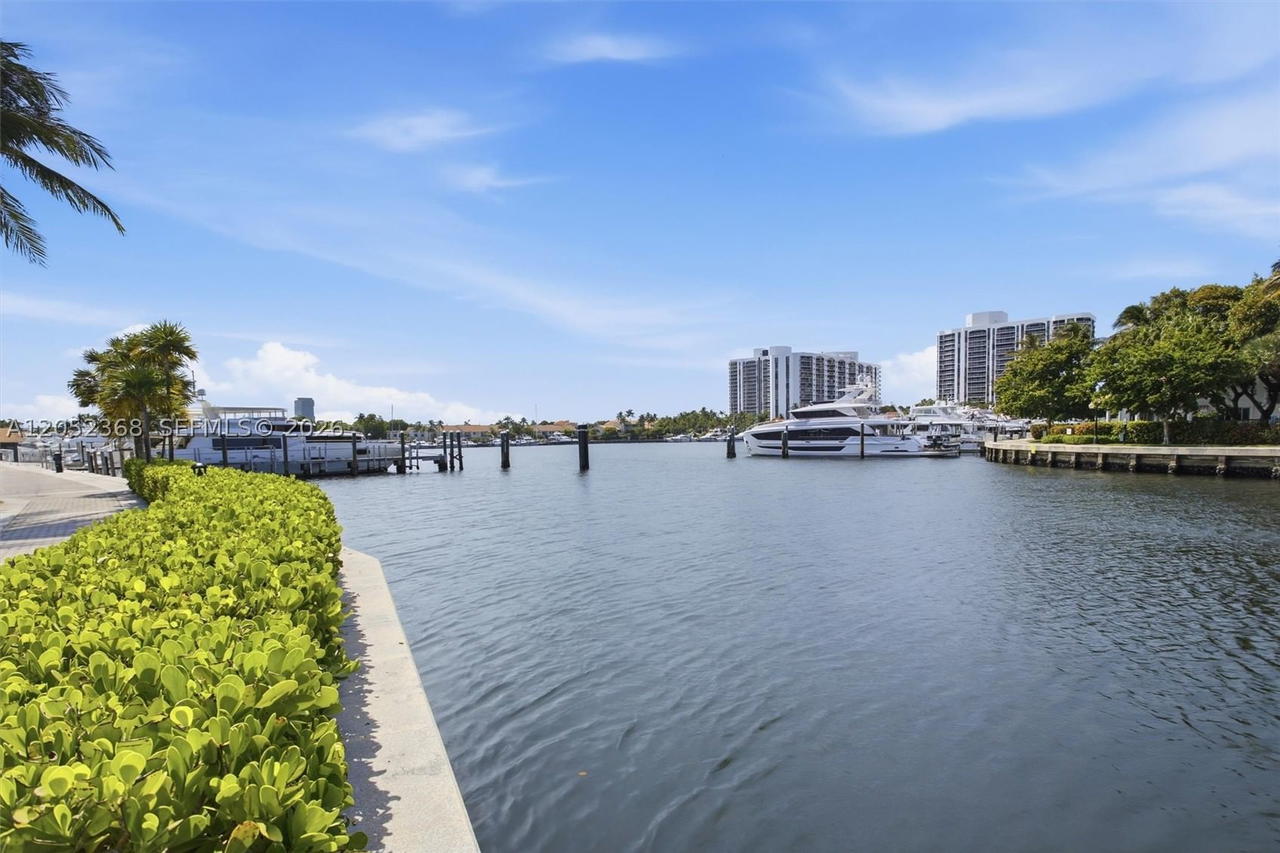 Real estate property located at 3722 208th Ter, Miami-dade, Island Way, Aventura, FL