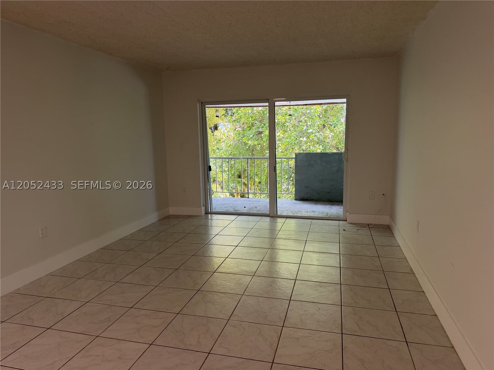 Real estate property located at 6095 18th Ave S306, Miami-dade, Los Suenos Condo, Hialeah, FL