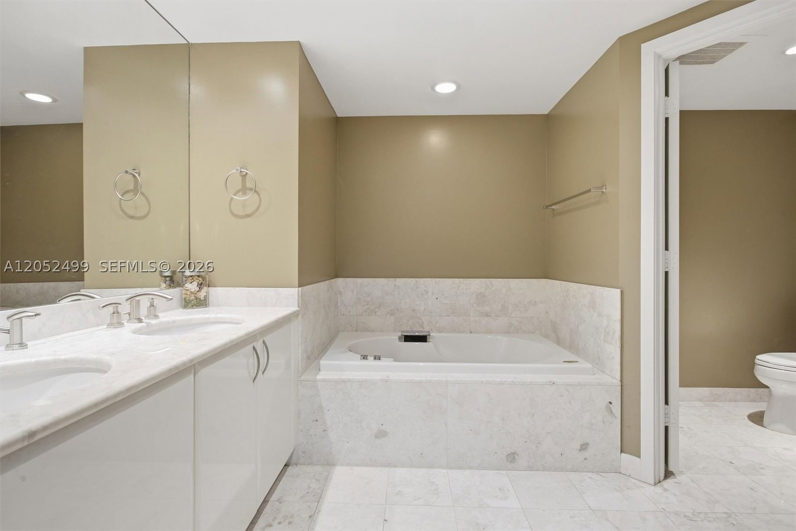 Real estate property located at 1331 Brickell Bay Dr BL-26, Miami-dade, Jade Residence At Brickell, Miami, FL
