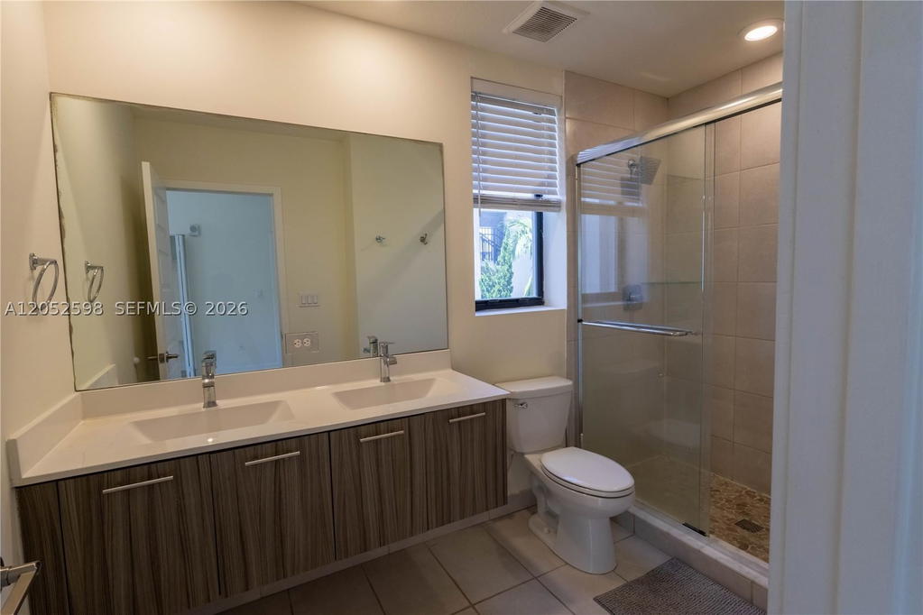 Real estate property located at 10407 82nd St #12, Miami-dade, Highland At Park Central, Doral, FL