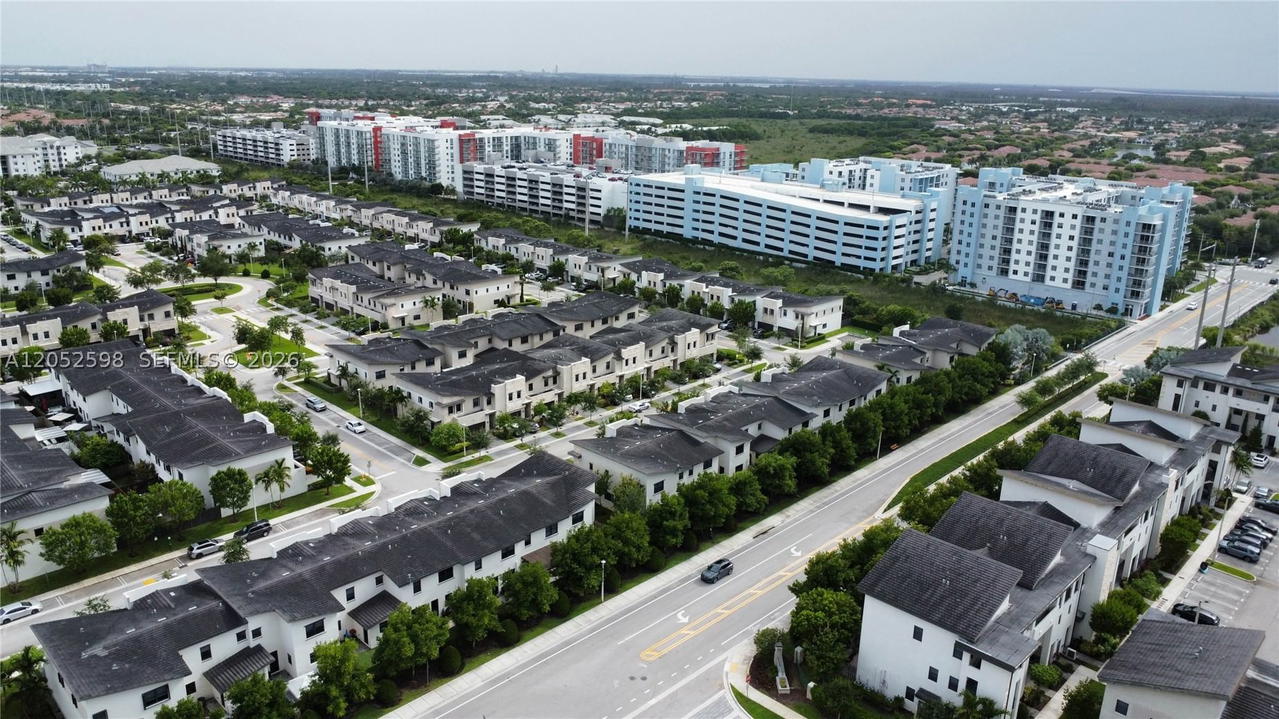 Real estate property located at 10407 82nd St #12, Miami-dade, Highland At Park Central, Doral, FL