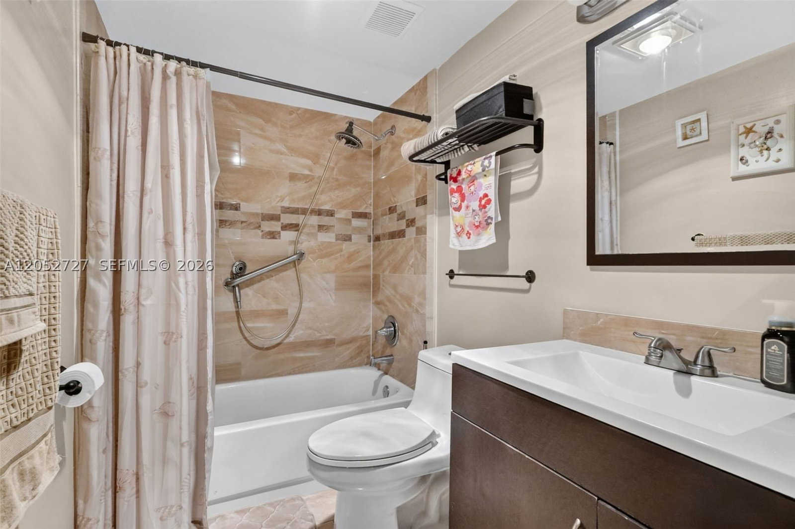 Real estate property located at 2377 37th Ave, Broward, Sheridan Hills Sec 1, Hollywood, FL