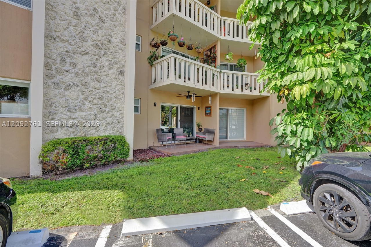 Real estate property located at 7430 Miami Lakes Dr E107, Miami-dade, Villas Of Miami Lakes Con, Miami Lakes, FL