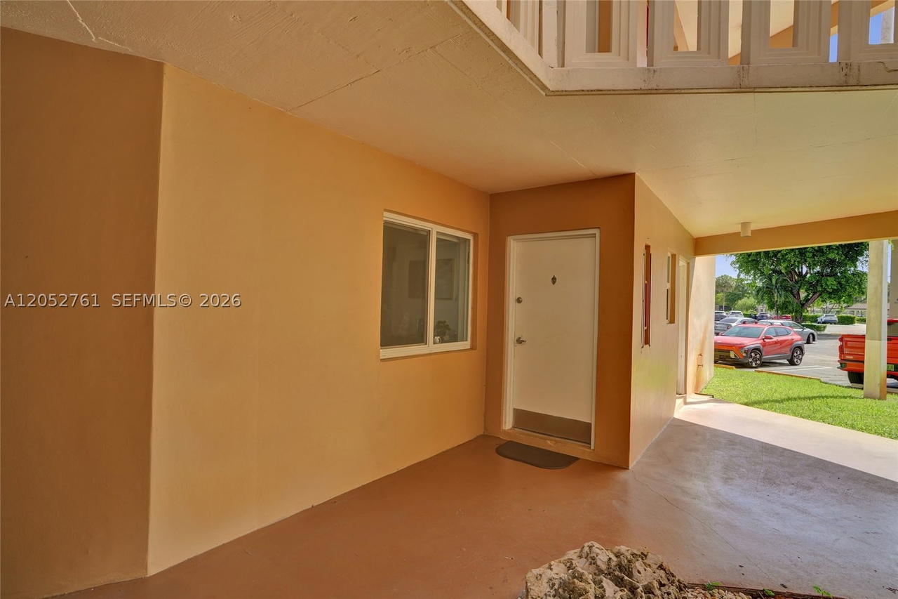 Real estate property located at 7430 Miami Lakes Dr E107, Miami-dade, Villas Of Miami Lakes Con, Miami Lakes, FL