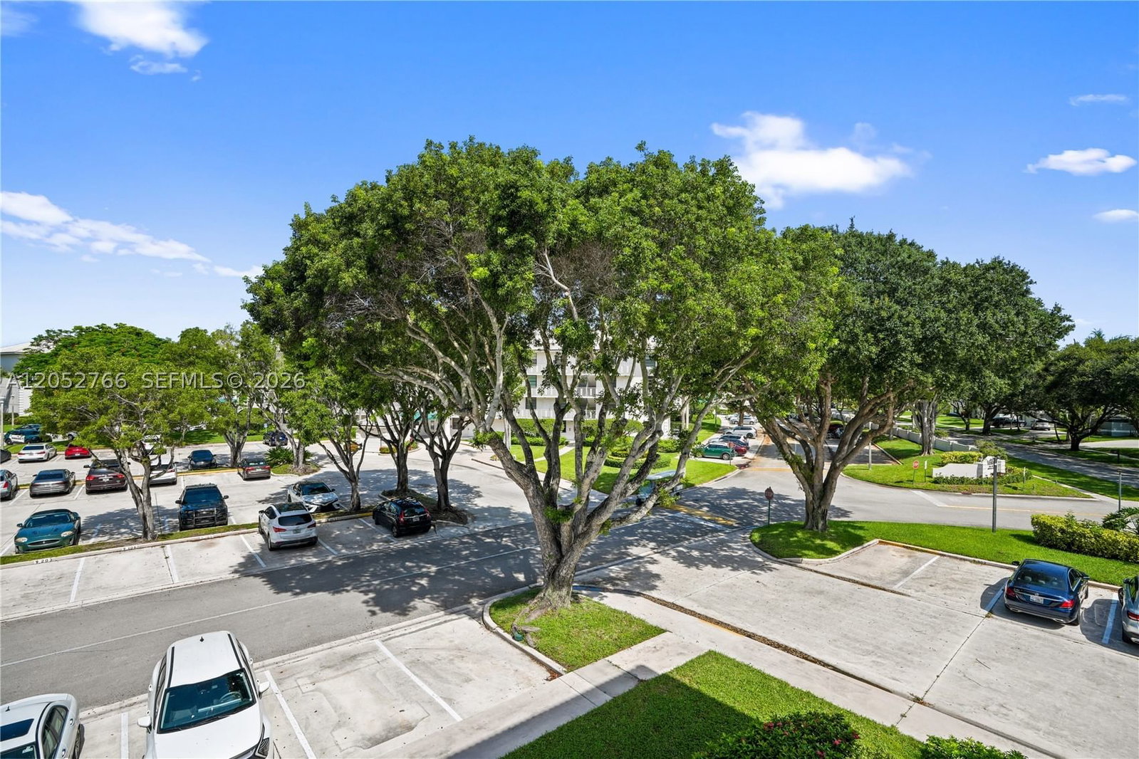 Real estate property located at 3516 Whitehall Dr #301, Palm Beach, Whitehall Condos, West Palm Beach, FL