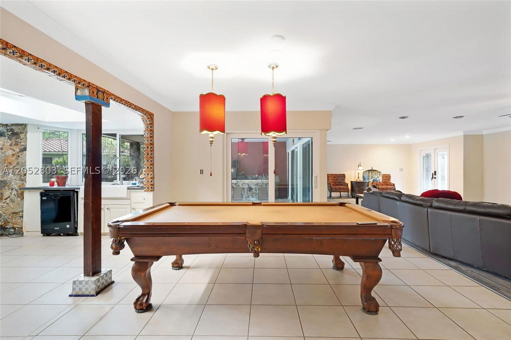 Real estate property located at 8541 Lake Dasha Dr, Broward, Jacaranda Area 12-c, Plantation, FL