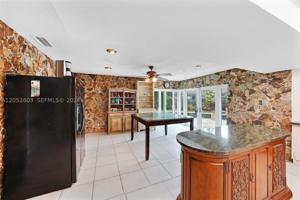 Real estate property located at 8541 Lake Dasha Dr, Broward, Jacaranda Area 12-c, Plantation, FL