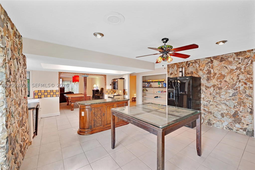 Real estate property located at 8541 Lake Dasha Dr, Broward, Jacaranda Area 12-c, Plantation, FL