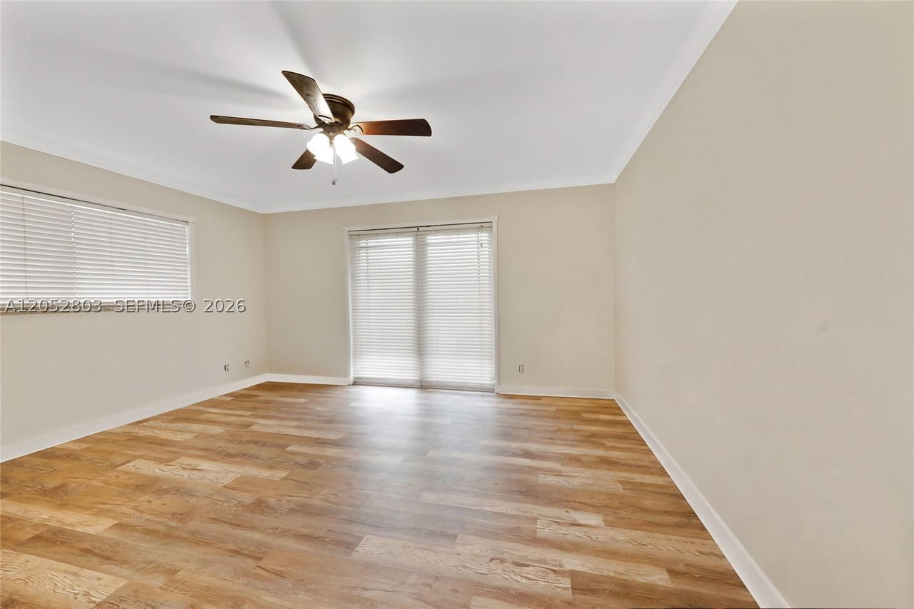 Real estate property located at 8541 Lake Dasha Dr, Broward, Jacaranda Area 12-c, Plantation, FL