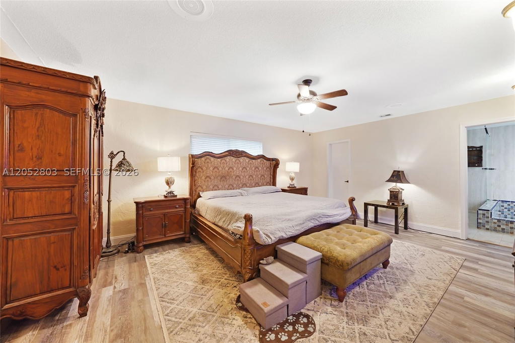 Real estate property located at 8541 Lake Dasha Dr, Broward, Jacaranda Area 12-c, Plantation, FL
