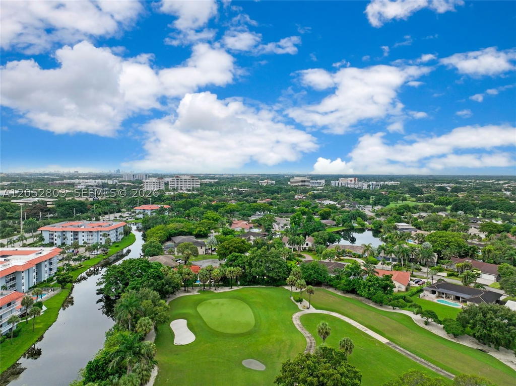 Real estate property located at 8541 Lake Dasha Dr, Broward, Jacaranda Area 12-c, Plantation, FL