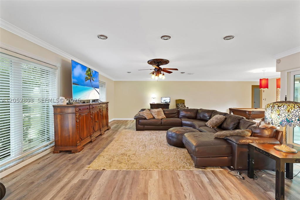 Real estate property located at 8541 Lake Dasha Dr, Broward, Jacaranda Area 12-c, Plantation, FL