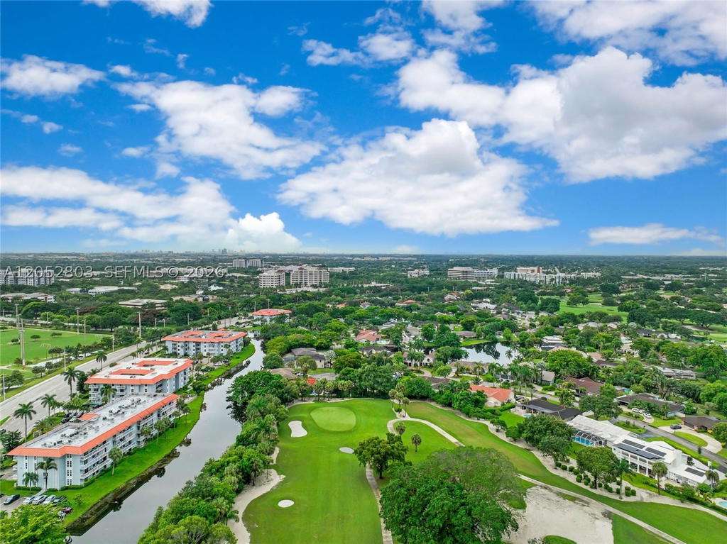 Real estate property located at 8541 Lake Dasha Dr, Broward, Jacaranda Area 12-c, Plantation, FL