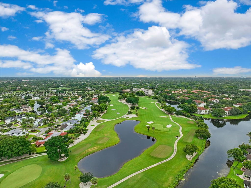 Real estate property located at 8541 Lake Dasha Dr, Broward, Jacaranda Area 12-c, Plantation, FL