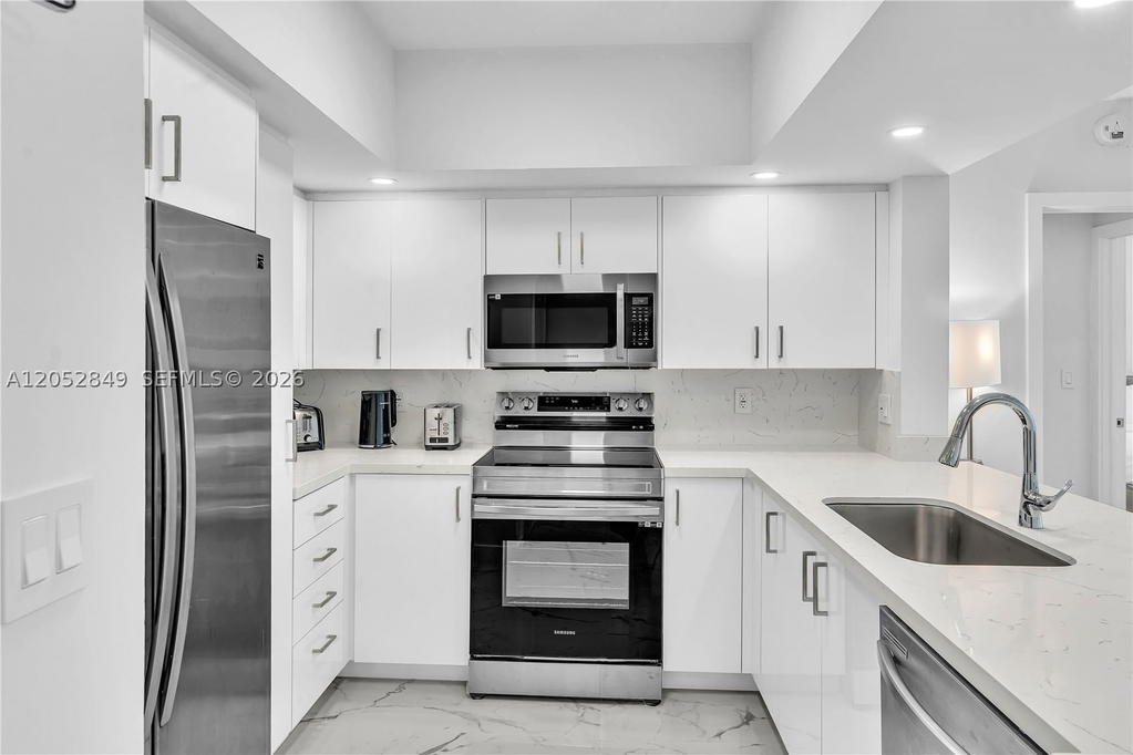 Real estate property located at 17375 Collins Ave #1703, Miami-dade, Ocean Point Beach Club Co, Sunny Isles Beach, FL