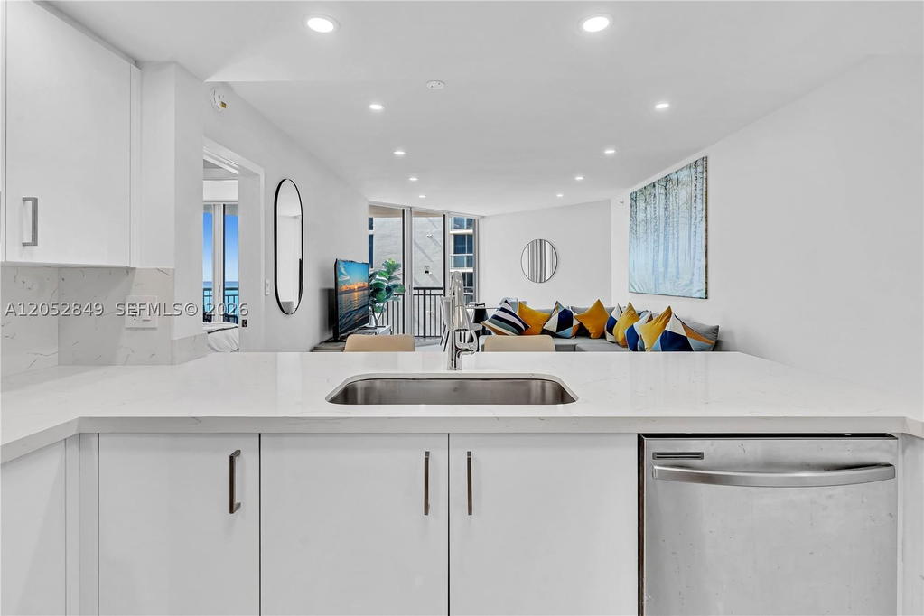 Real estate property located at 17375 Collins Ave #1703, Miami-dade, Ocean Point Beach Club Co, Sunny Isles Beach, FL