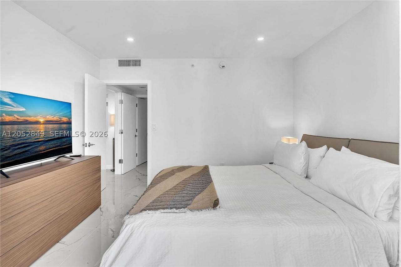 Real estate property located at 17375 Collins Ave #1703, Miami-dade, Ocean Point Beach Club Co, Sunny Isles Beach, FL
