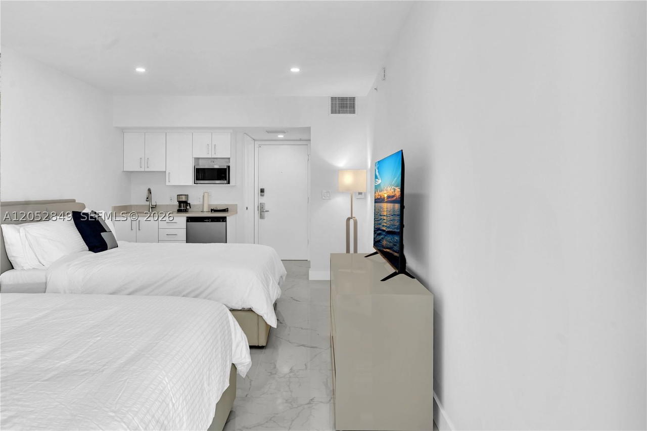 Real estate property located at 17375 Collins Ave #1703, Miami-dade, Ocean Point Beach Club Co, Sunny Isles Beach, FL