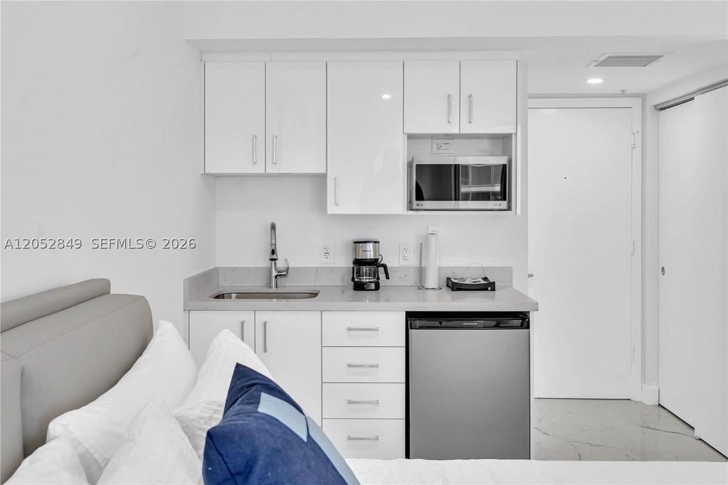 Real estate property located at 17375 Collins Ave #1703, Miami-dade, Ocean Point Beach Club Co, Sunny Isles Beach, FL