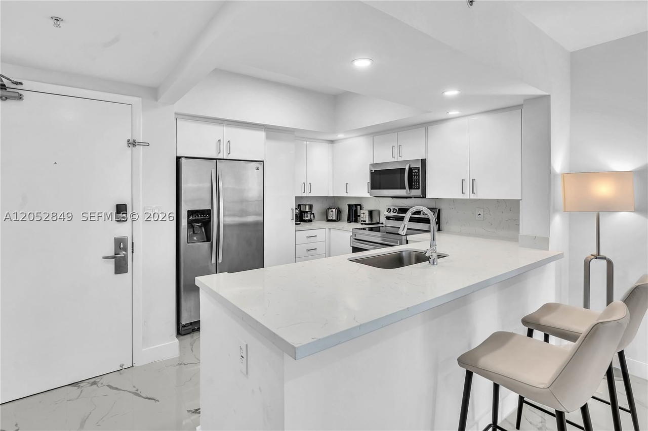 Real estate property located at 17375 Collins Ave #1703, Miami-dade, Ocean Point Beach Club Co, Sunny Isles Beach, FL
