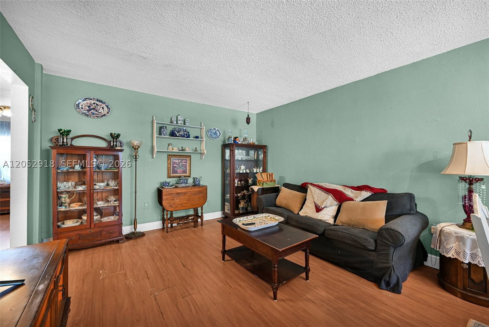Real estate property located at 1335 68th St #204, Miami-dade, Kings Cove Condo, Hialeah, FL