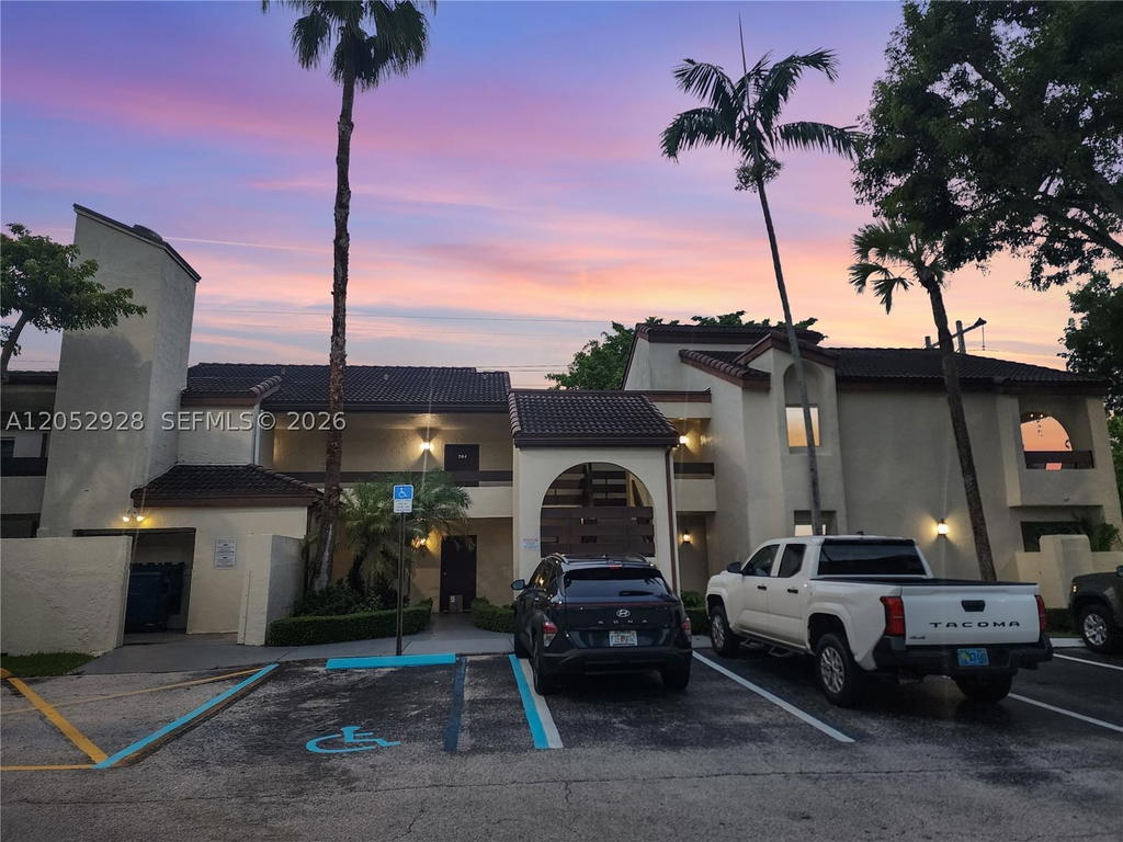 Real estate property located at 9070 125th Ave A203, Miami-dade, Kenland Bend South Condo, Miami, FL