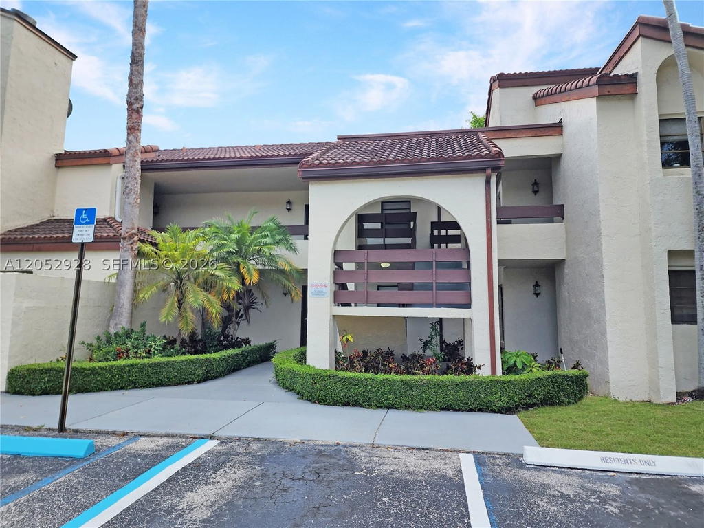 Real estate property located at 9070 125th Ave A203, Miami-dade, Kenland Bend South Condo, Miami, FL