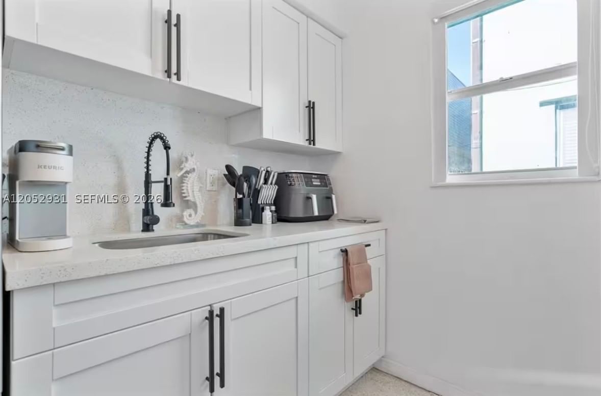 Real estate property located at 333 Palm St, Broward, Hollywood Central Beach, Hollywood, FL