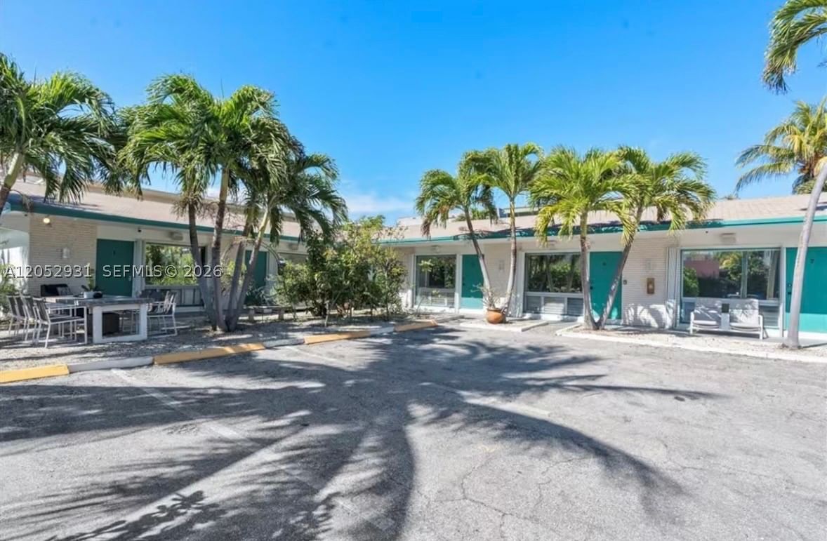 Real estate property located at 333 Palm St, Broward, Hollywood Central Beach, Hollywood, FL