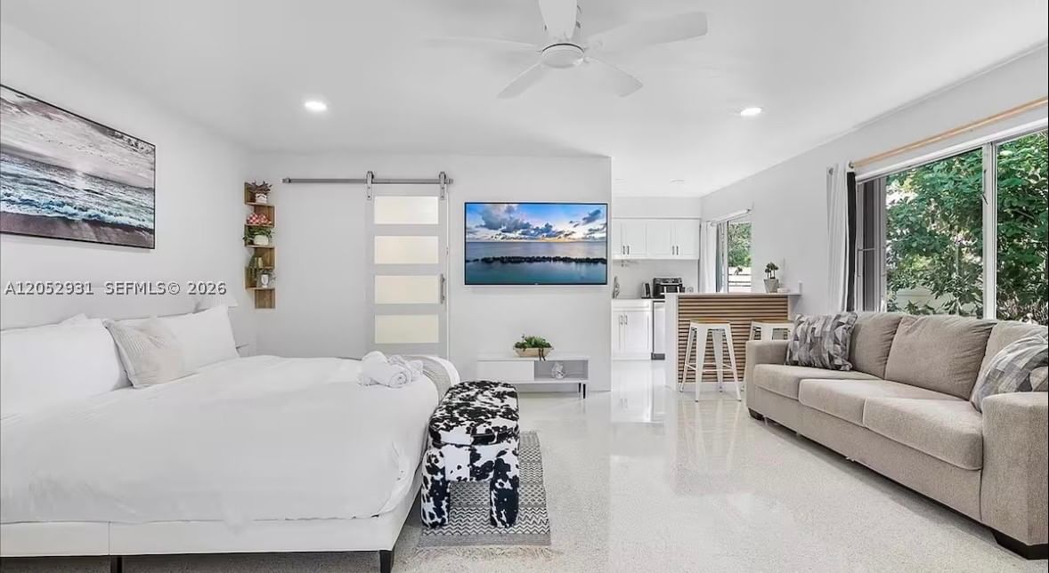 Real estate property located at 333 Palm St, Broward, Hollywood Central Beach, Hollywood, FL