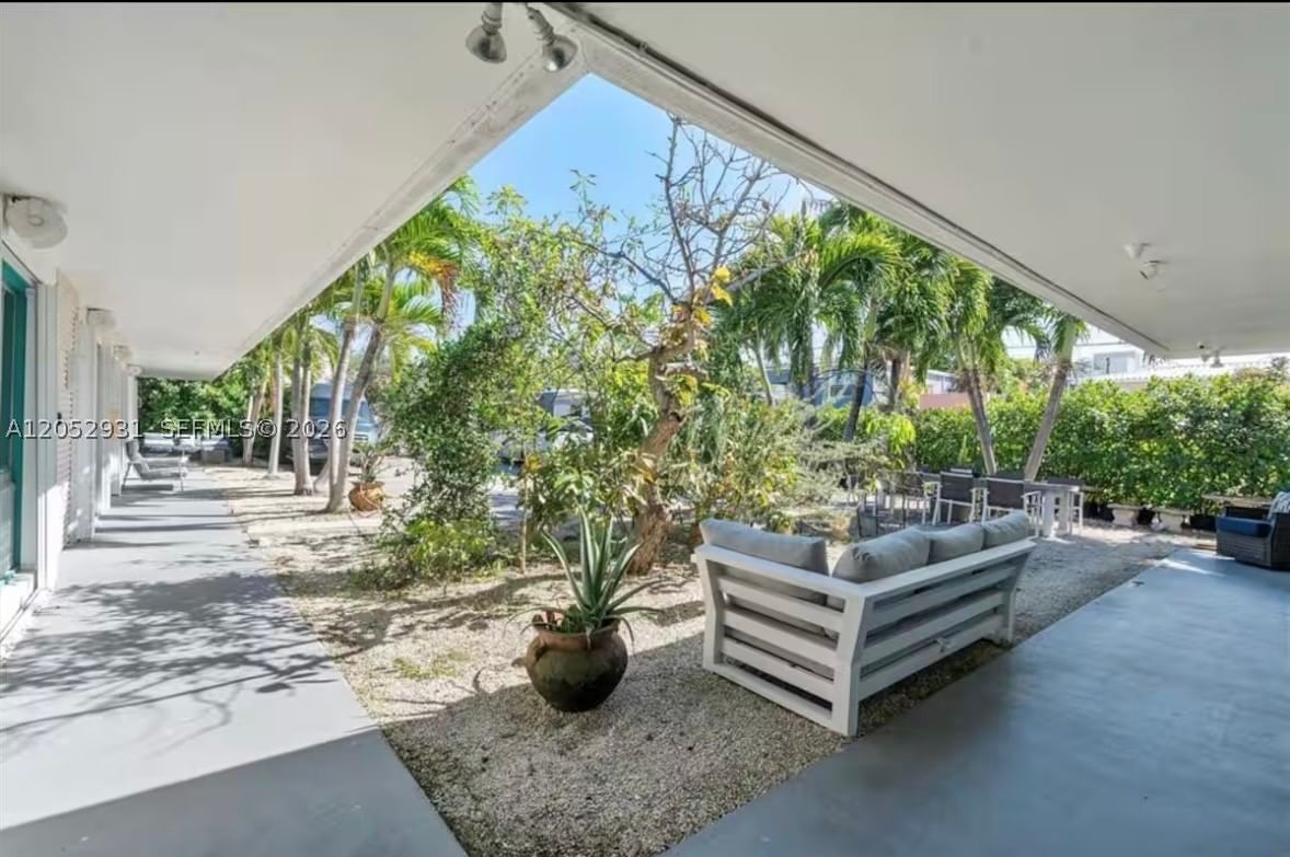 Real estate property located at 333 Palm St, Broward, Hollywood Central Beach, Hollywood, FL