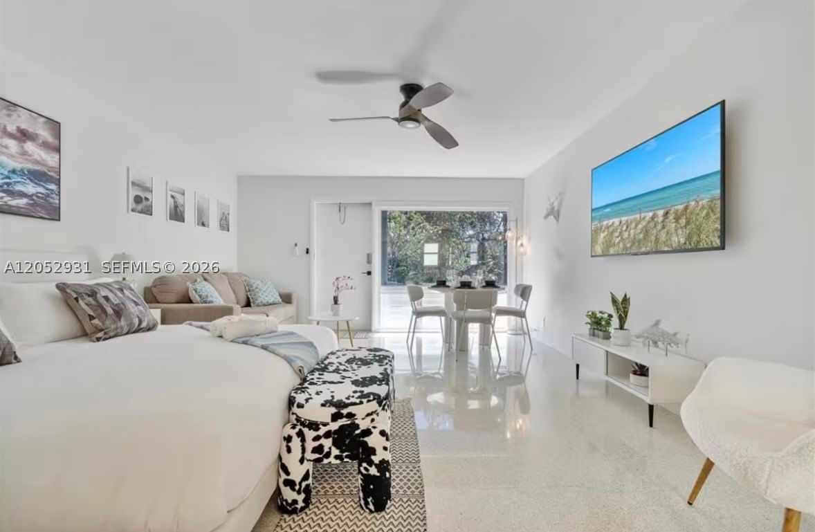 Real estate property located at 333 Palm St, Broward, Hollywood Central Beach, Hollywood, FL