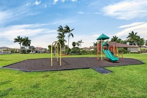 Real estate property located at 11843 152nd Ct, Miami-dade, Century Gardens At Tamiam, Miami, FL