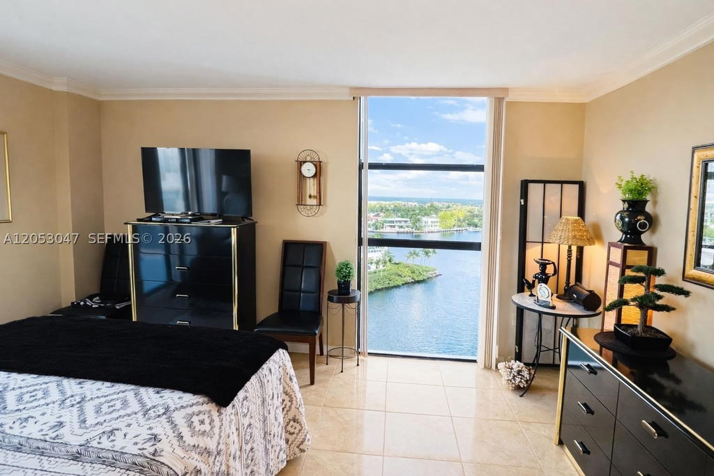 Real estate property located at 20505 Country Club Dr #1033, Miami-dade, Waterview Condo, Aventura, FL