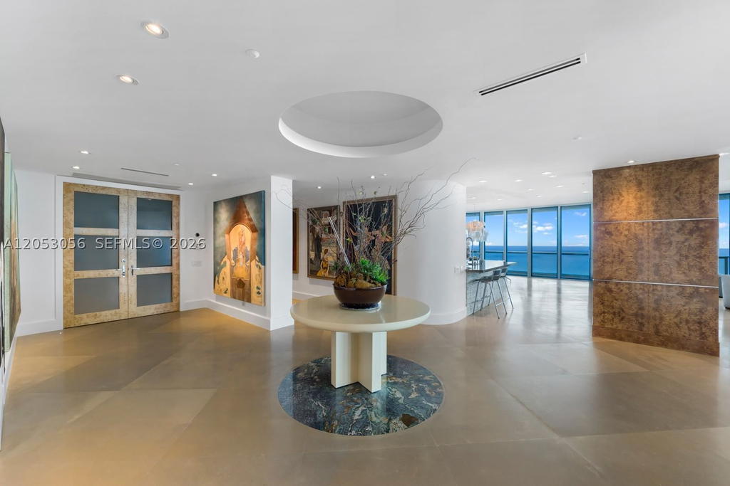 Real estate property located at 100 Pointe Dr #2905, Miami-dade, Continuum On South Beach, Miami Beach, FL
