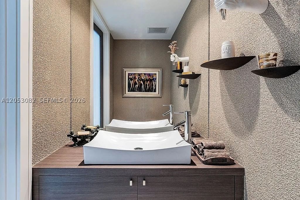 Real estate property located at 1100 Biscayne Blvd #1501, Miami-dade, Marquis Condo, Miami, FL
