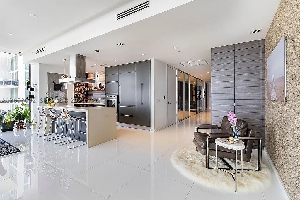 Real estate property located at 1100 Biscayne Blvd #1501, Miami-dade, Marquis Condo, Miami, FL