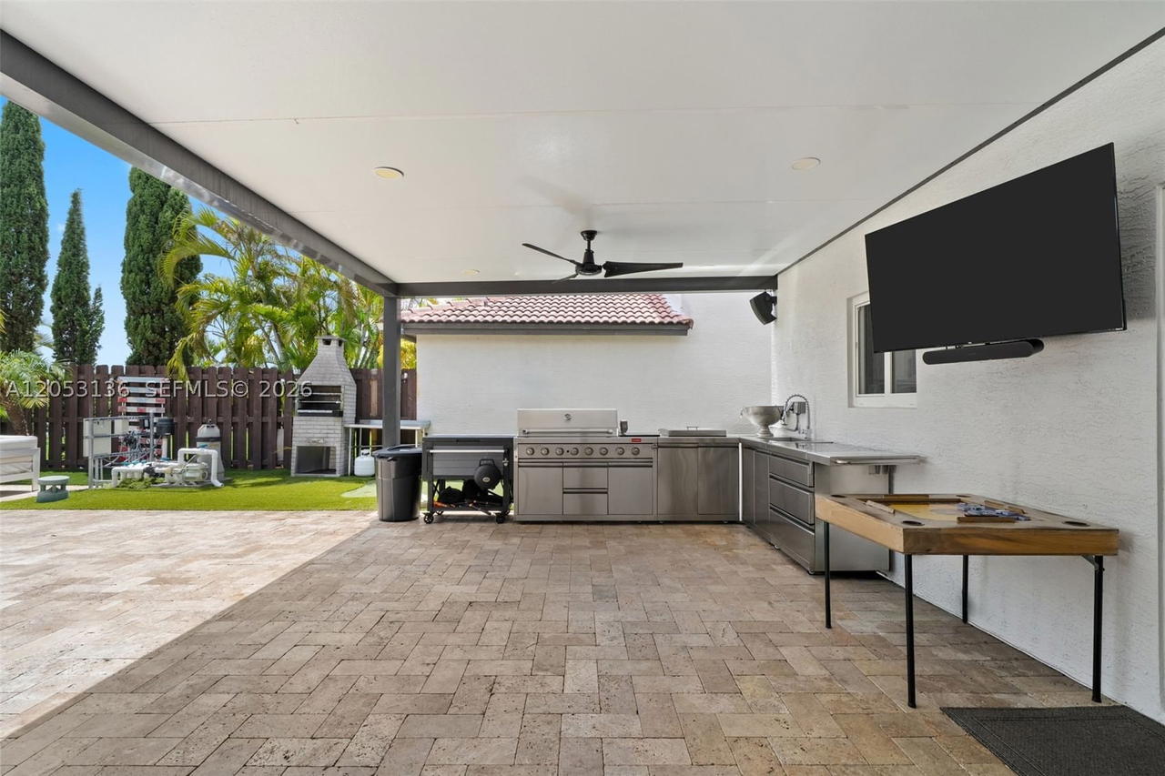 Real estate property located at 12050 135th Ter, Miami-dade, Four Lakes Sec 7, Miami, FL