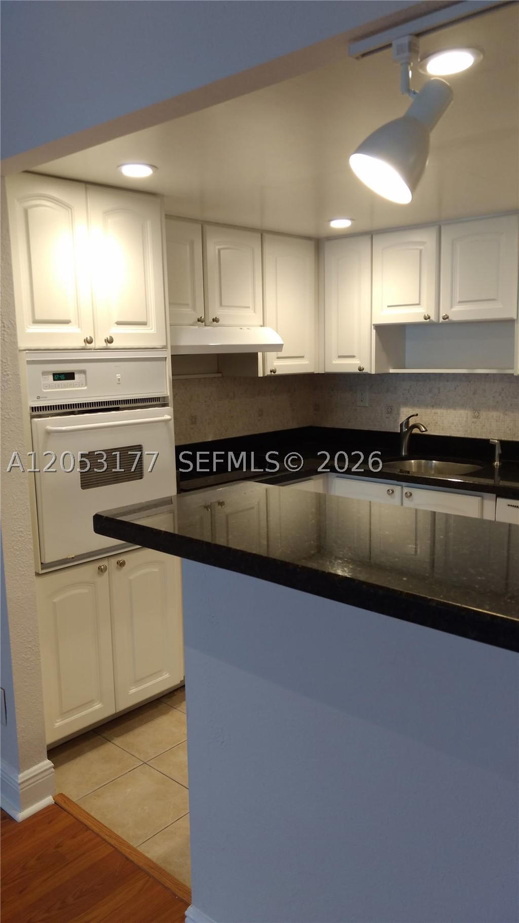 Real estate property located at 19390 Collins Avenue #1014, Miami-dade, Oceanview Building A, Sunny Isles Beach, FL