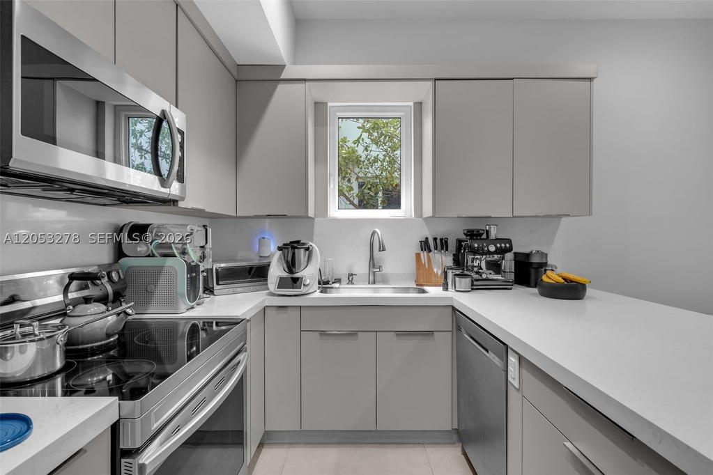 Real estate property located at 3769 27th Ln #3769, Miami-dade, Douglas Manor, Miami, FL