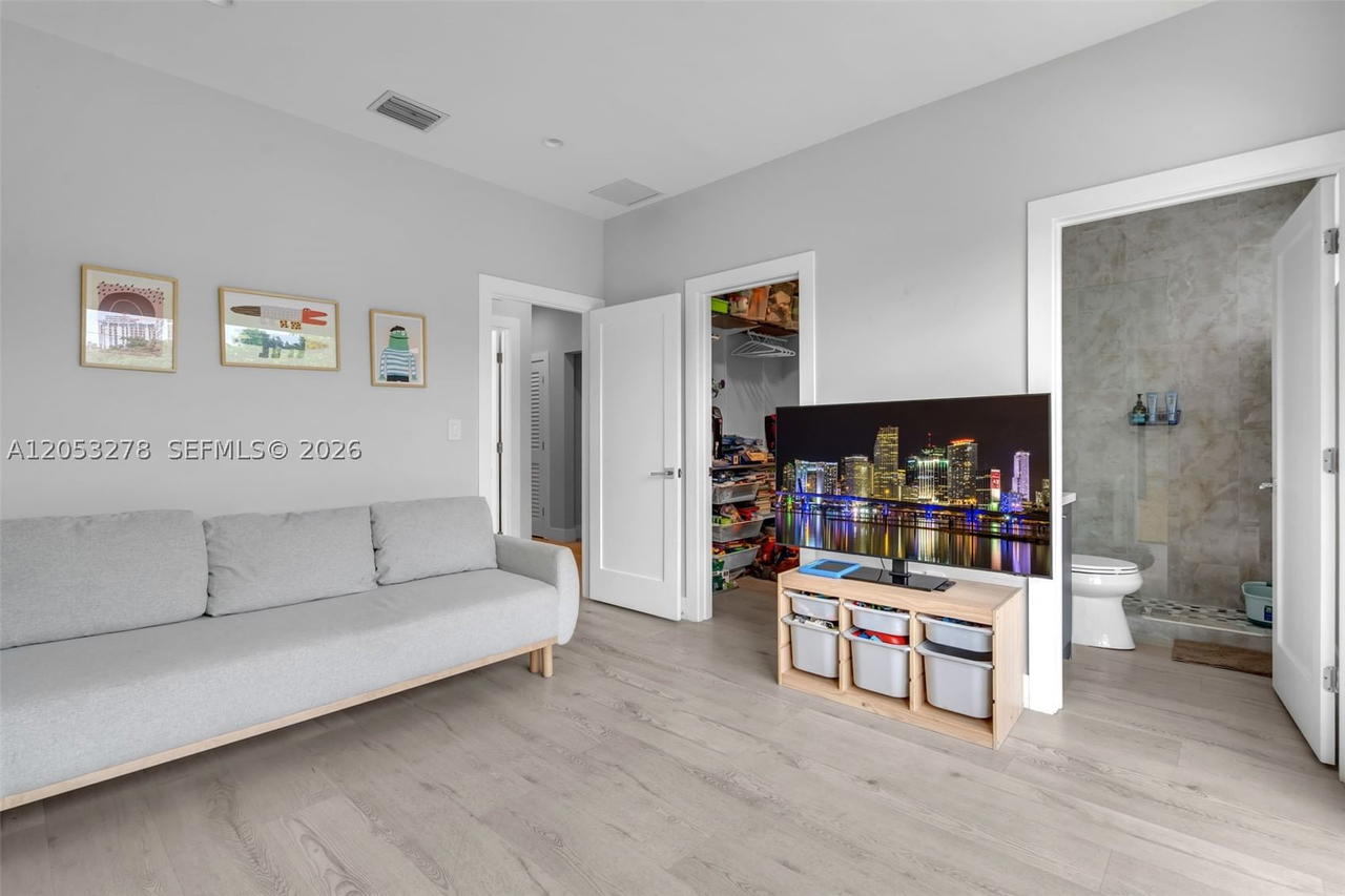 Real estate property located at 3769 27th Ln #3769, Miami-dade, Douglas Manor, Miami, FL
