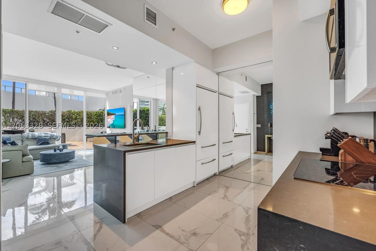 Real estate property located at 50 Pointe Dr #510, Miami-dade, Continuum On South Beach, Miami Beach, FL