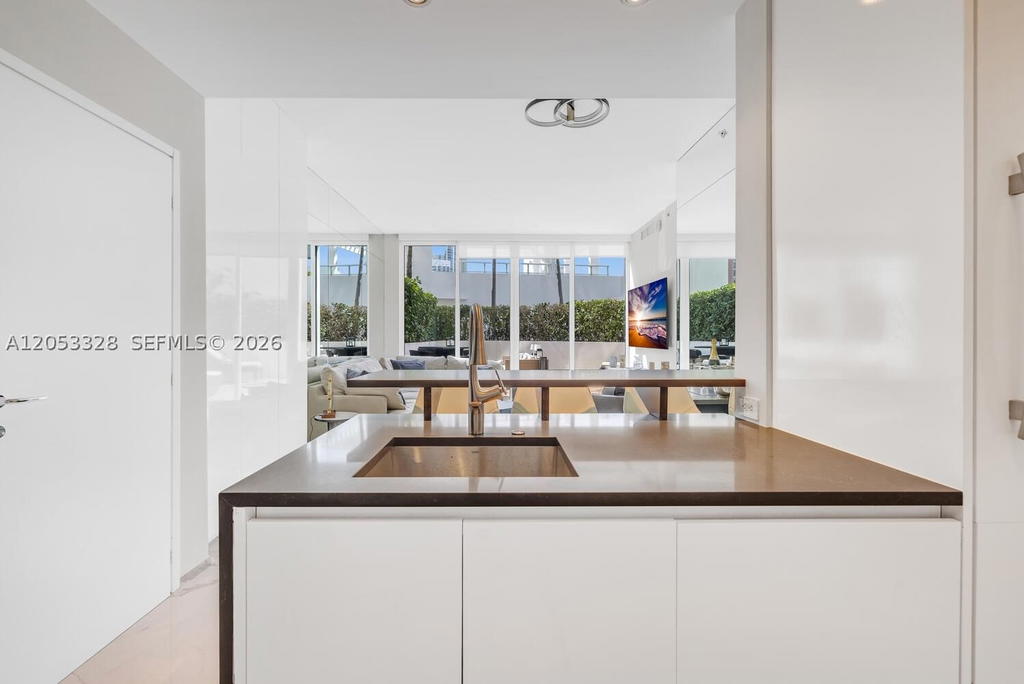 Real estate property located at 50 Pointe Dr #510, Miami-dade, Continuum On South Beach, Miami Beach, FL