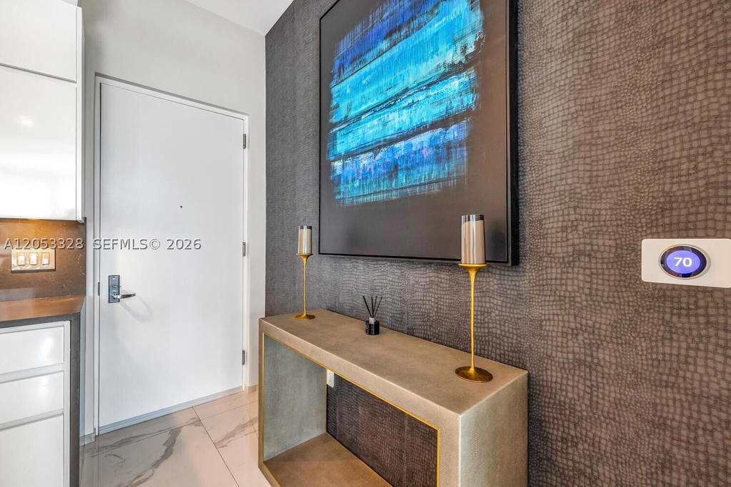 Real estate property located at 50 Pointe Dr #510, Miami-dade, Continuum On South Beach, Miami Beach, FL