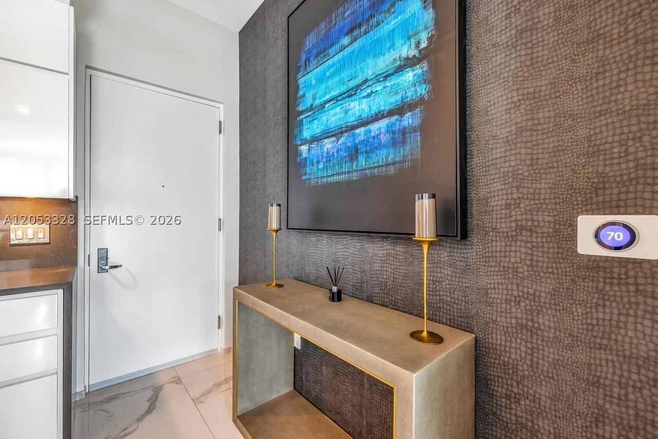 Real estate property located at 50 Pointe Dr #510, Miami-dade, Continuum On South Beach, Miami Beach, FL