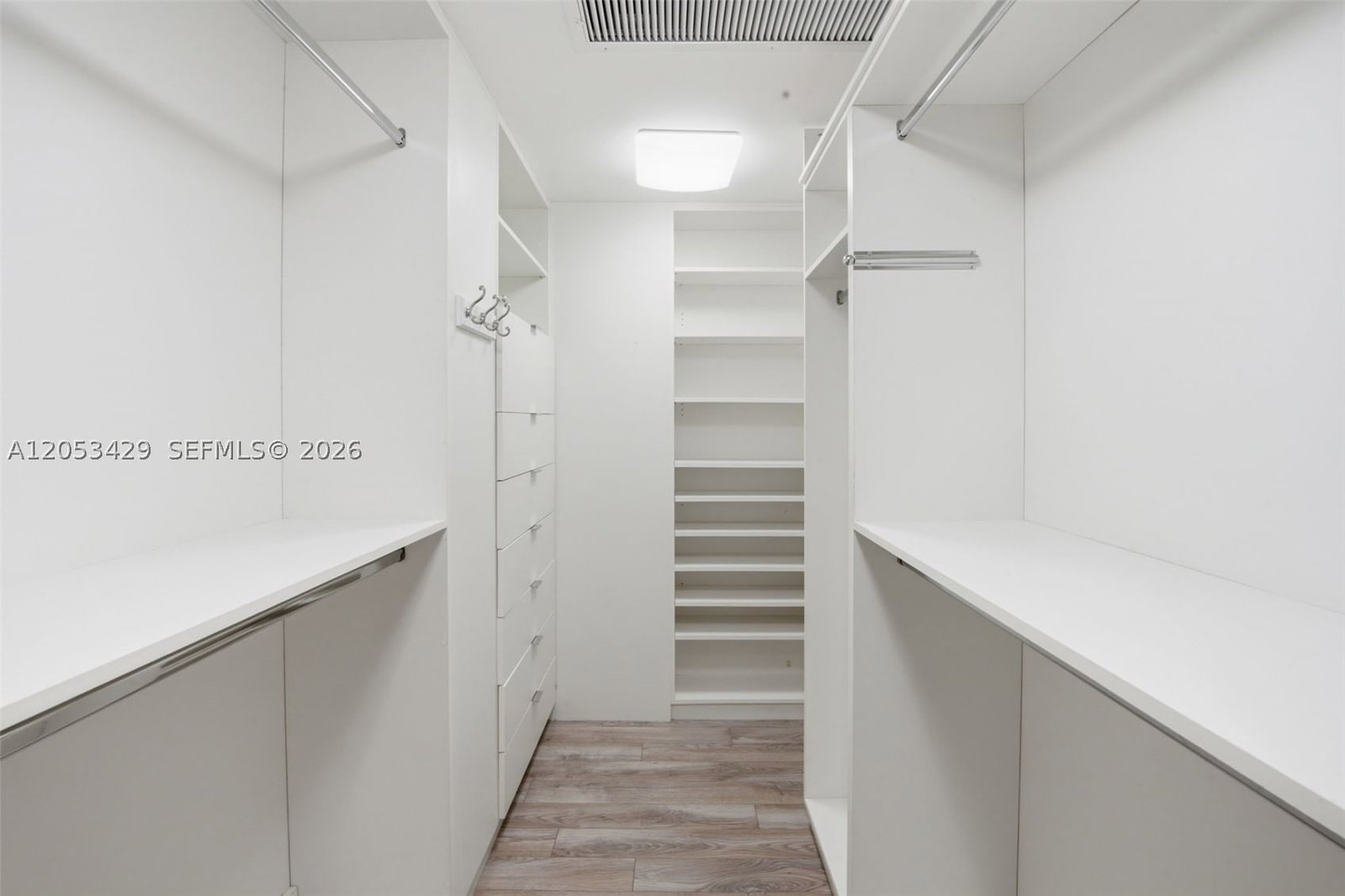 Real estate property located at 90 Edgewater Dr #225, Miami-dade, Gables Waterway Towers Co, Coral Gables, FL