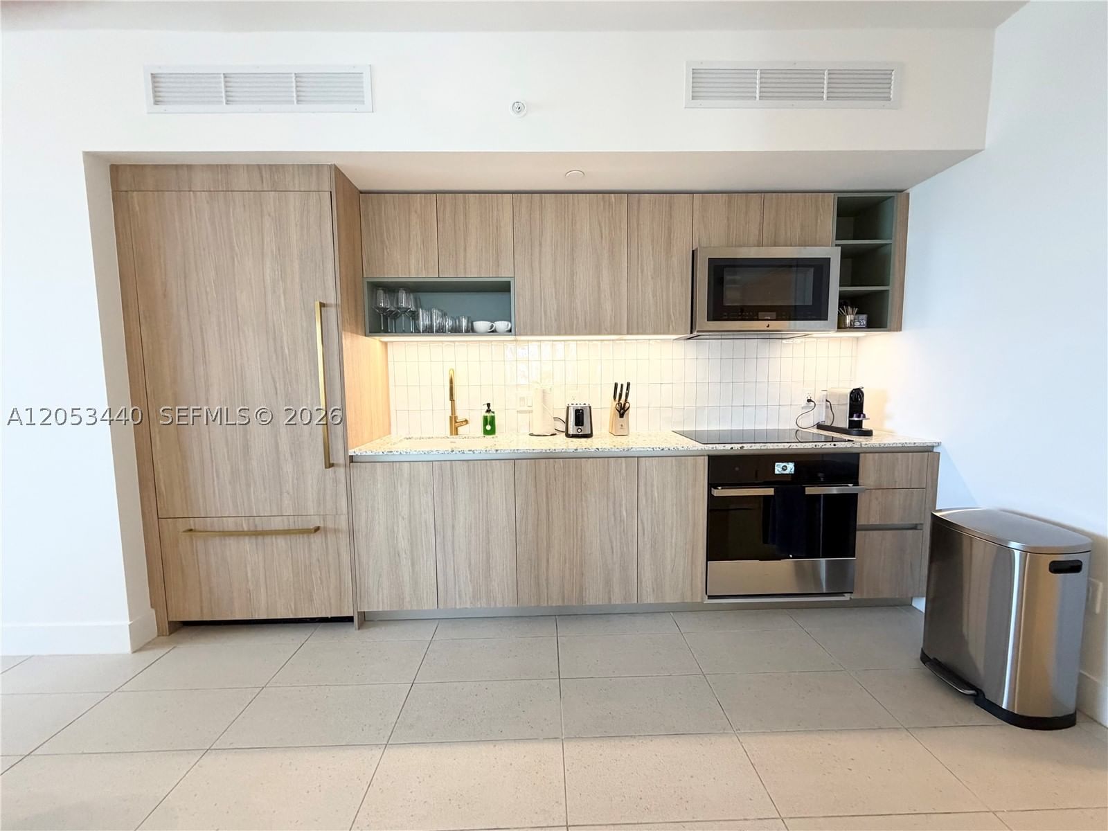 Real estate property located at 159 6th St #3215, Miami-dade, Gale Hotel And Residences, Miami, FL