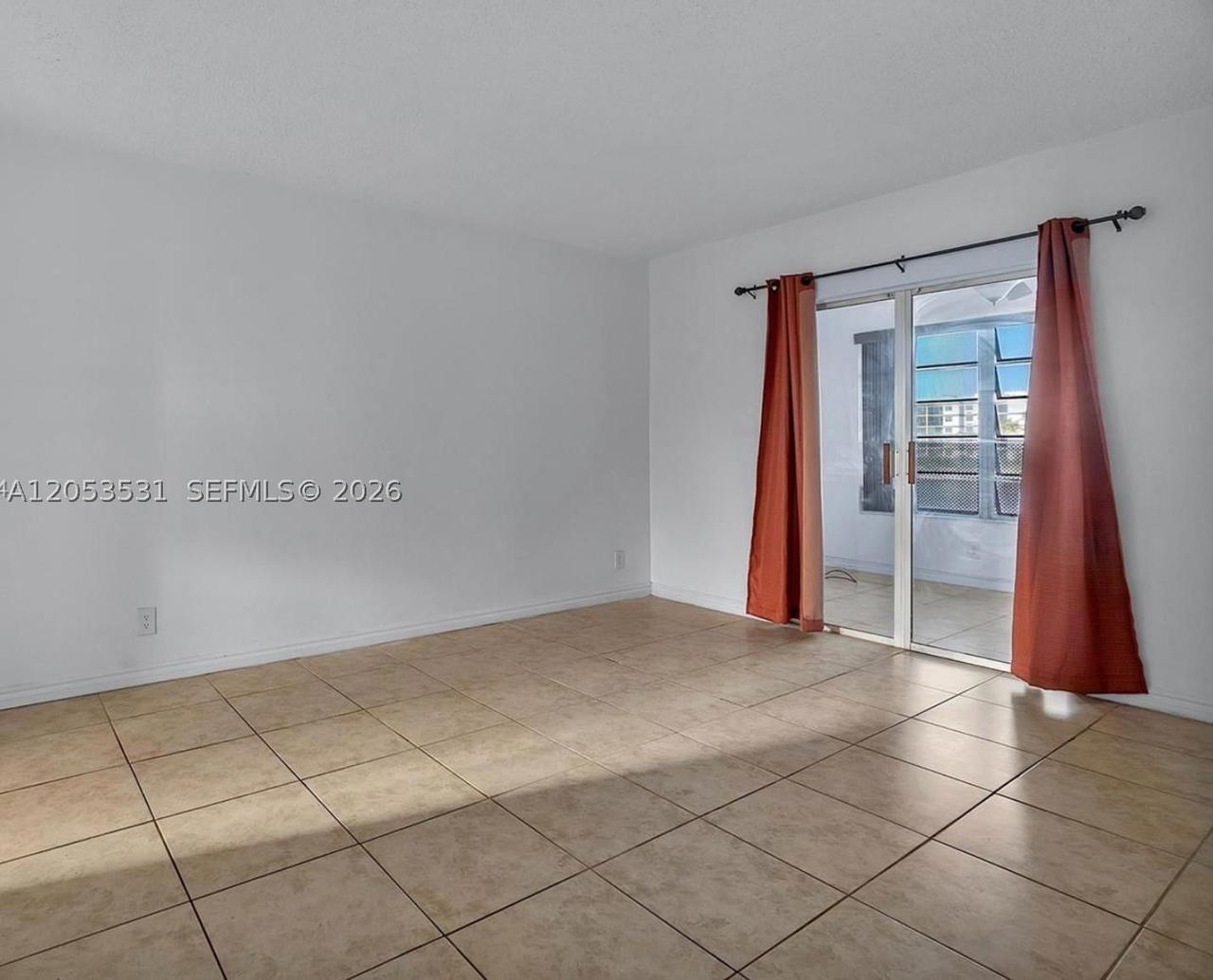 Real estate property located at 19105 2nd Ave #2118, Miami-dade, Star Lakes Estates No 21, Miami, FL